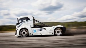 رکورد کامیون 2400 اسب بخاری ولوو با سرعتی مانند پورشه 911 19 volvo-iron-knight