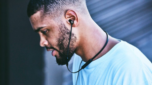 گوشی های بی سیم BeatsX اپل وارد فروشگاه های انگلستان شد 9