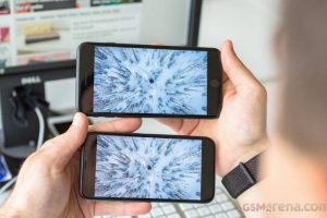 دو آیفون با پنل OLED در سال 2018