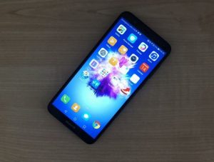 بررسی و قیمت گوشی Huawei P Smart