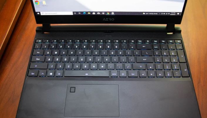 بررسی لپ تاپ گیمینگ AERO 15 OLED XD گیگابایت 9 بررسی لپ تاپ گیمینگ AERO 15 OLED XD گیگابایت