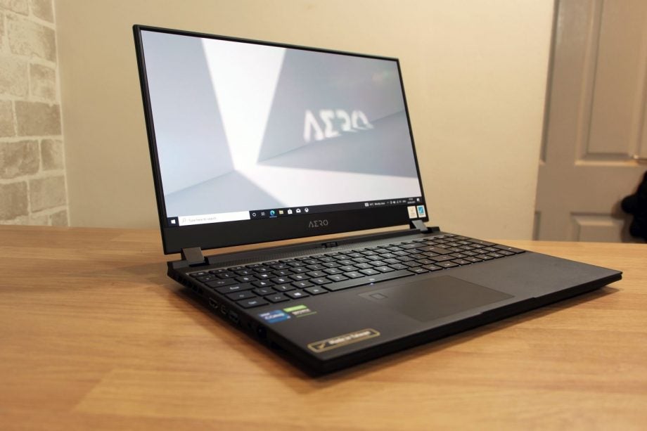 بررسی لپ تاپ گیمینگ Aero 15 OLED گیگابایت 6 بررسی لپ تاپ گیمینگ Aero 15 OLED گیگابایت