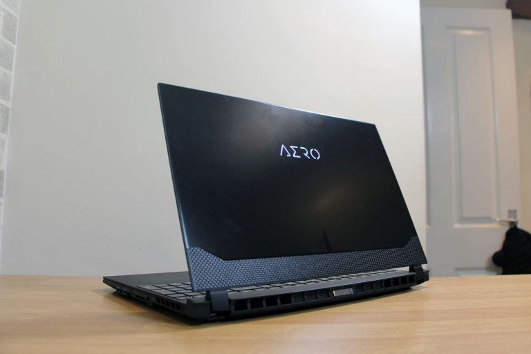 بررسی لپ تاپ گیمینگ Aero 15 OLED گیگابایت 10 بررسی لپ تاپ گیمینگ Aero 15 OLED گیگابایت