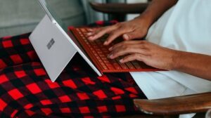 نحوه مدیریت و اشتراک گذاری فایل ها و دسترسی به پوشه ها در وان درایو (OneDrive)