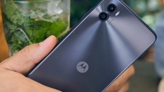 انتشار تصویر رسمی گوشی موتورولا Moto E13 6 انتشار تصویر رسمی گوشی موتورولا Moto E13