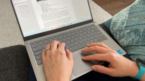 تشخیص تاریخ ساخت لپ تاپ ویندوز و مک