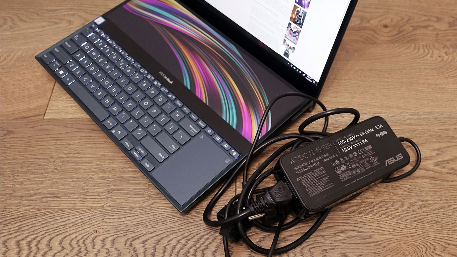 بررسی لپ تاپ ZenBook Pro Duo UX581GV 10 بررسی لپ تاپ ZenBook Pro Duo UX581GV