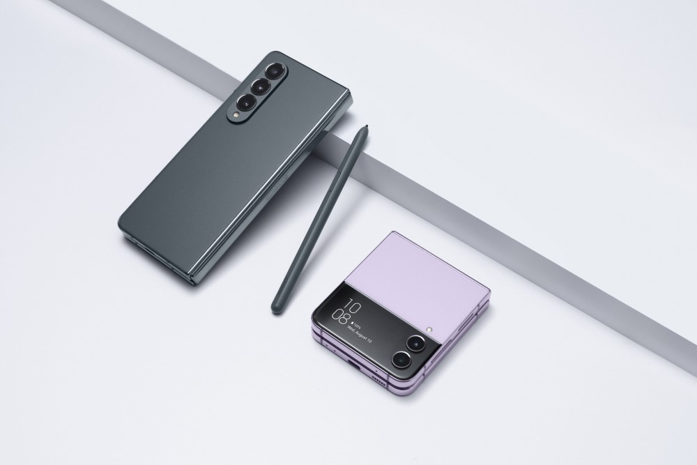 گوشی‌های تاشو سامسونگ در 2025 با نمایشگرهای PHOLED آبی