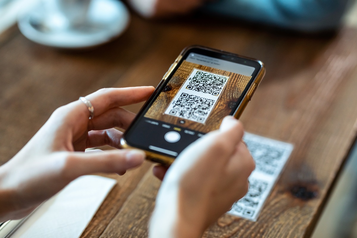 نحوه اسکن کد QR در تلفن بدون استفاده از تلفن دیگری