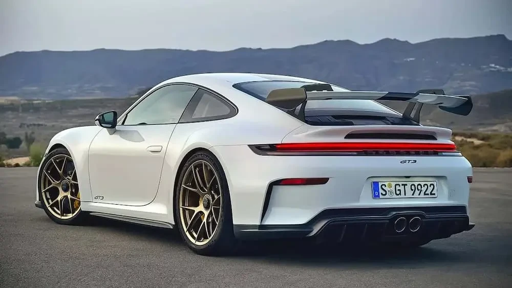 غول آلمانی بیدار شد: پورشه 911 GT3 2025 رونمایی شد 9 غول آلمانی بیدار شد: پورشه 911 GT3 2025 رونمایی شد