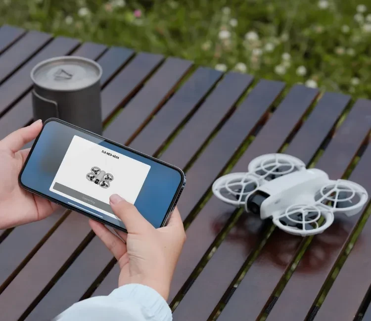 DJI Neo با آپدیت جدید پرقدرت‌تر شد؛ فیلمبرداری عمودی و ردیابی سریع‌تر