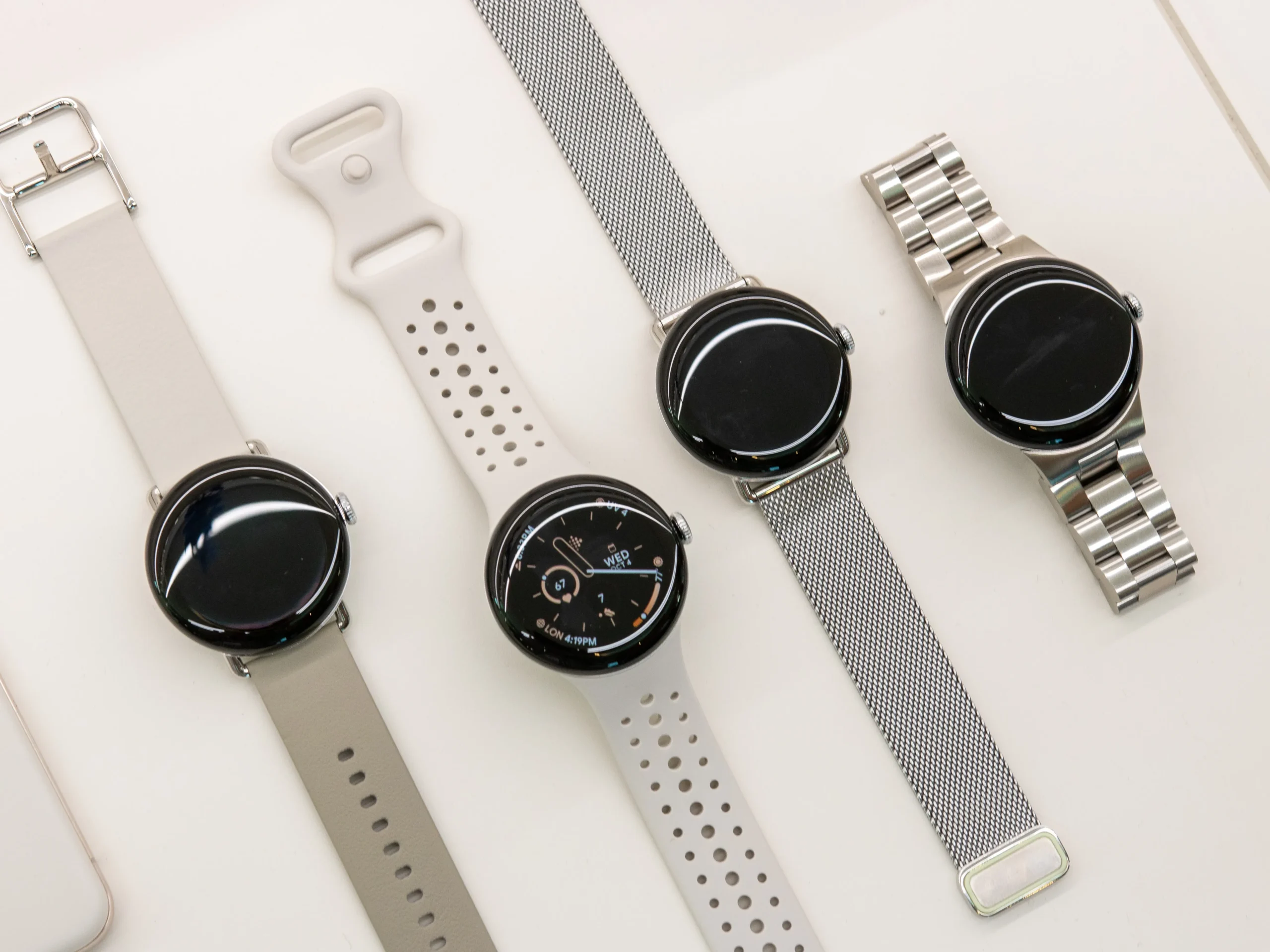 گوگل به‌روزرسانی Wear OS 5 را برای پیکسل واچ 1 و 2 از سر می‌گیرد