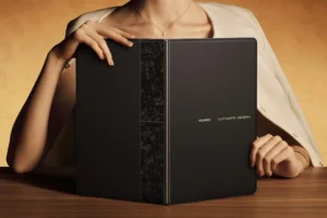 هواوی از لپ تاپ تاشو MateBook Fold Ultimate Design رونمایی کرد