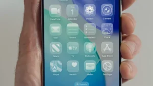 iOS 26 اپل: هر انچه باید در مورد نسخه بتا عمومی، ویژگی های جدید ایفون و موارد دیگر بدانید 26 iOS 26 اپل: هر انچه باید در مورد نسخه بتا عمومی، ویژگی های جدید ایفون و موارد دیگر بدانید