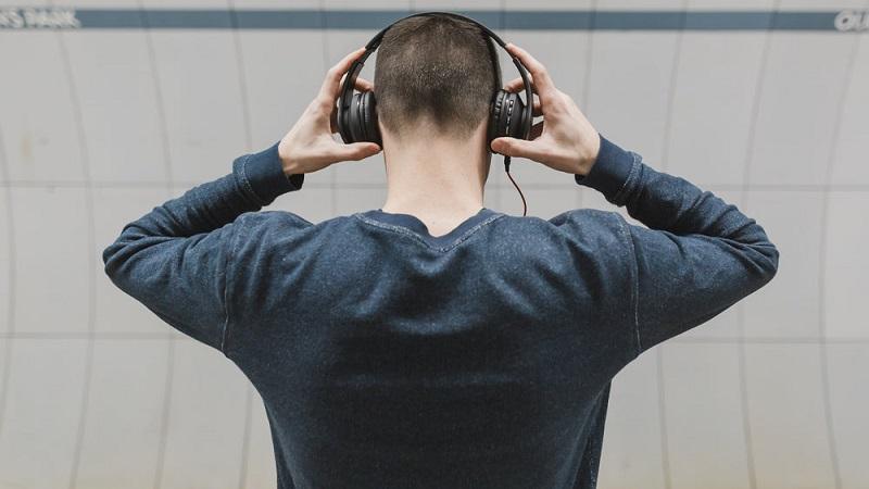 بهترین هدفون برای موسیقی چیست؟ راهنمای خرید هدفون برای عاشقان موزیک 9 بهترین هدفون برای موسیقی