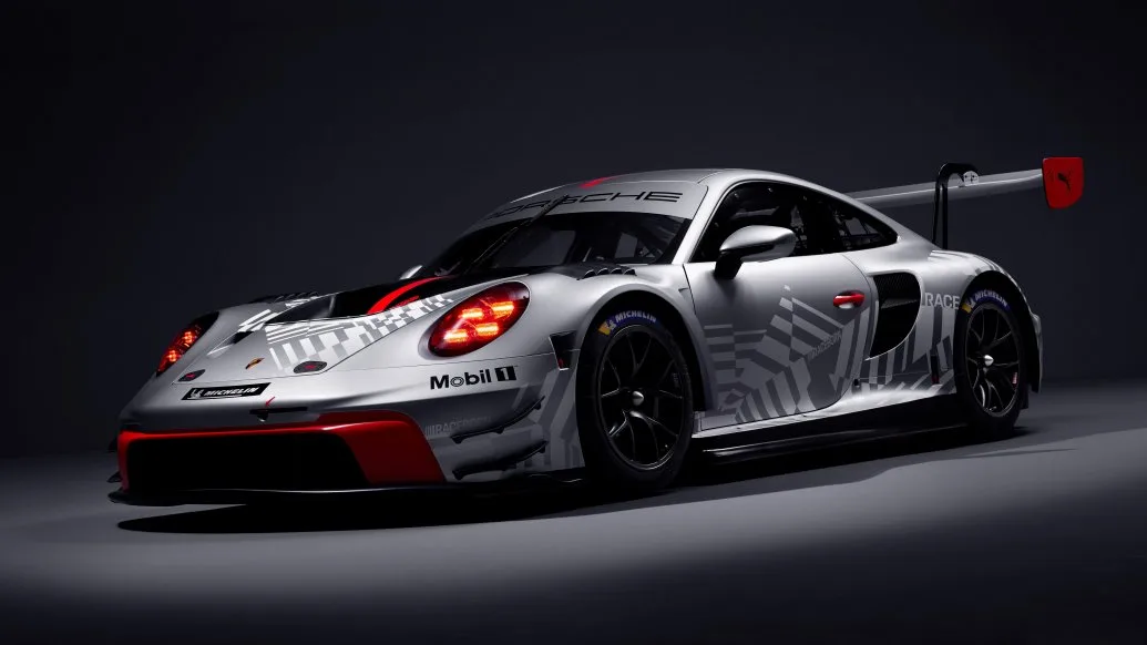پورشه از 911 GT3 R مدل 2026 با بهینهسازیهای فنی و آیرودینامیکی رونمایی کرد 10 پورشه از 911 GT3 R