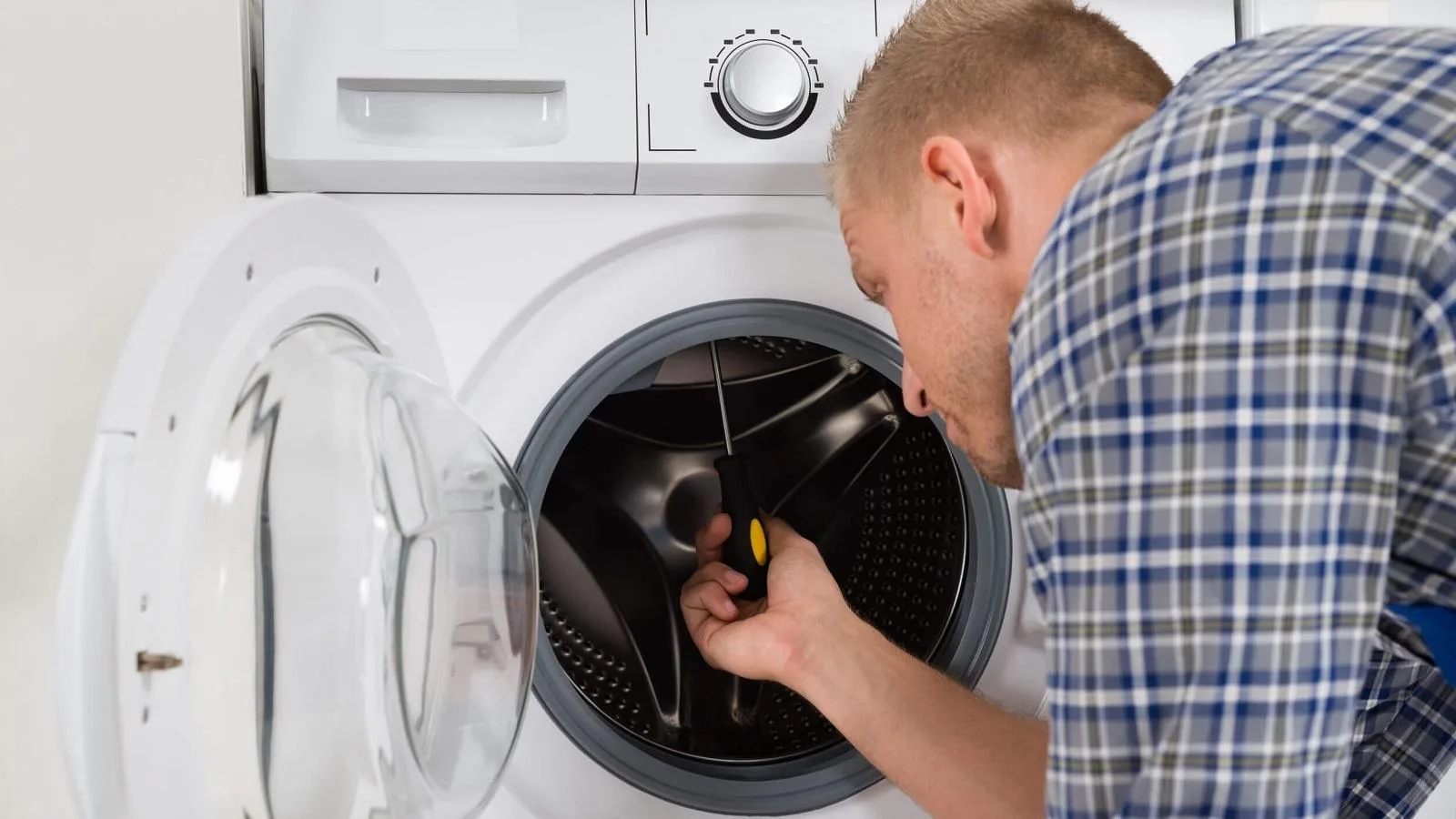 علت توقف ماشین لباسشویی در حین کار چیست؟ 6 تعمیر لباس شویی