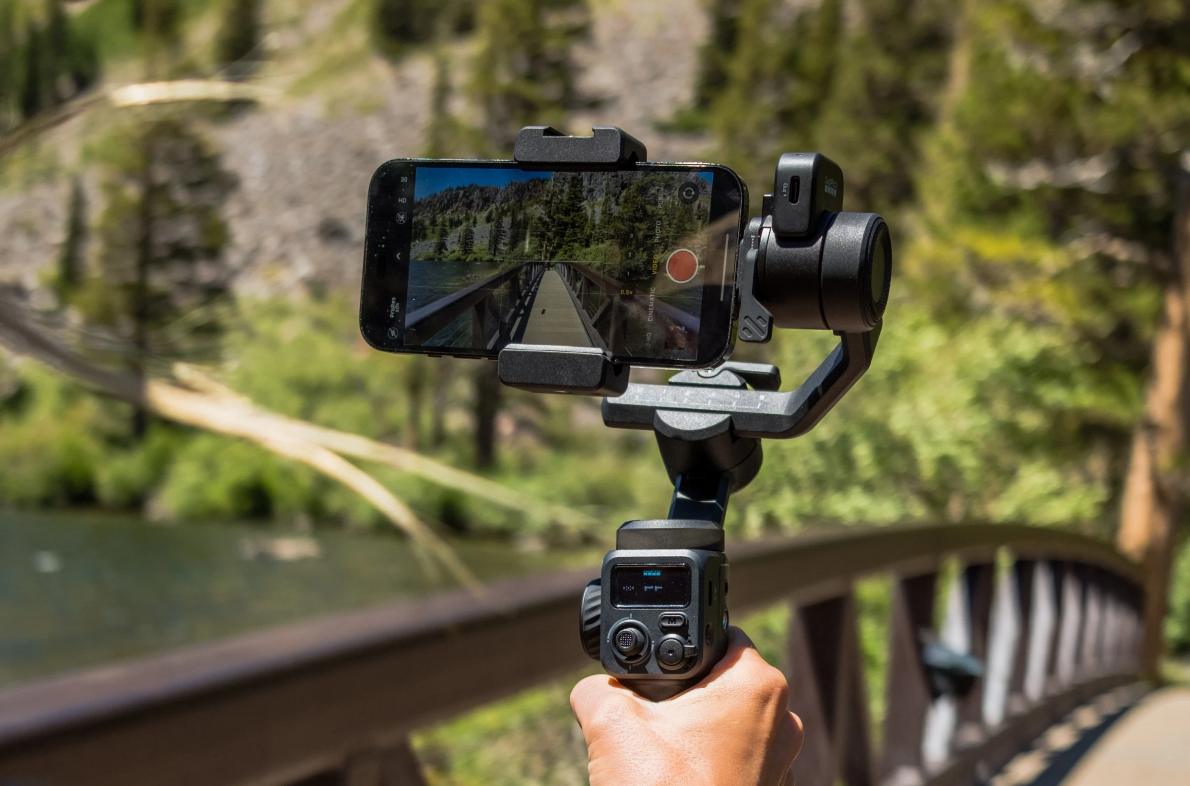 معرفی گیمبال جدید GoPro با هوش مصنوعی برای دوربین‌ ها و گوشی‌ های هوشمند