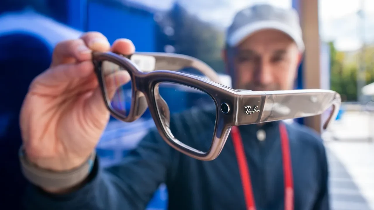 بررسی عینک هوشمند Meta Ray-Ban Display: گامی به سوی دوران پسا-گوشی هوشمند 6 بررسی عینک هوشمند Meta Ray-Ban Display: گامی به سوی دوران پسا-گوشی هوشمند