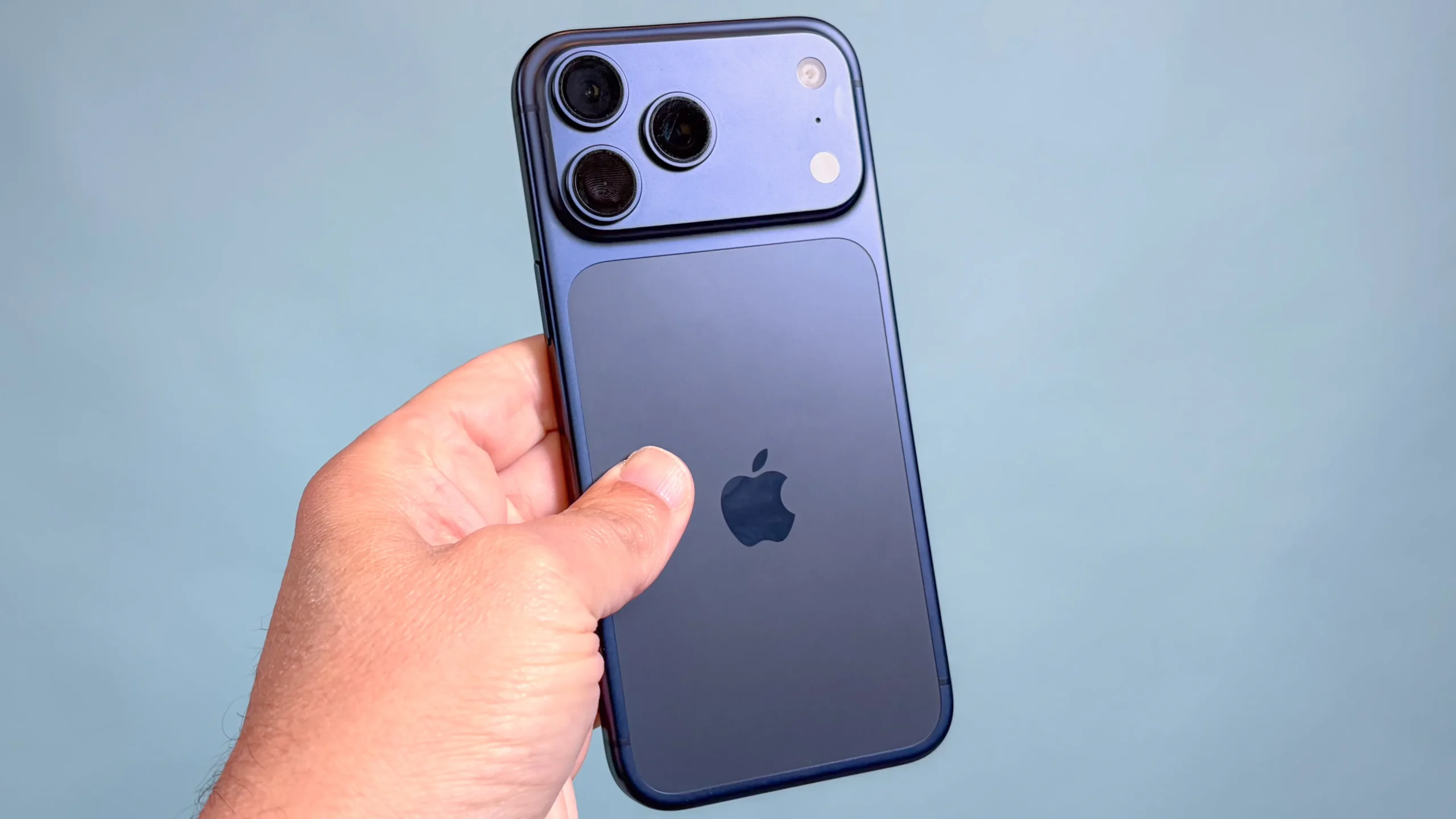 عمر باتری آیفون 17 مشخص شد؛ اپل در برابر سامسونگ و گوگل چه حرفی برای گفتن دارد؟ 6 iPhone 17 Pro Max