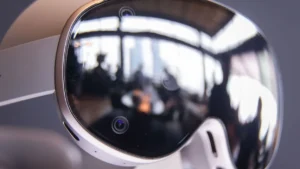 سامسونگ Galaxy XR در برابر متا کوئست ۳: مقایسه مشخصات و قیمت دو غول XR