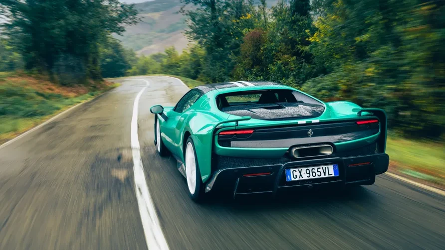نقد و بررسی فراری 296 اسپشیاله (Ferrari 296 Speciale): هیولای هیبریدی ۸۶۸ اسب بخاری برای جاده و پیست