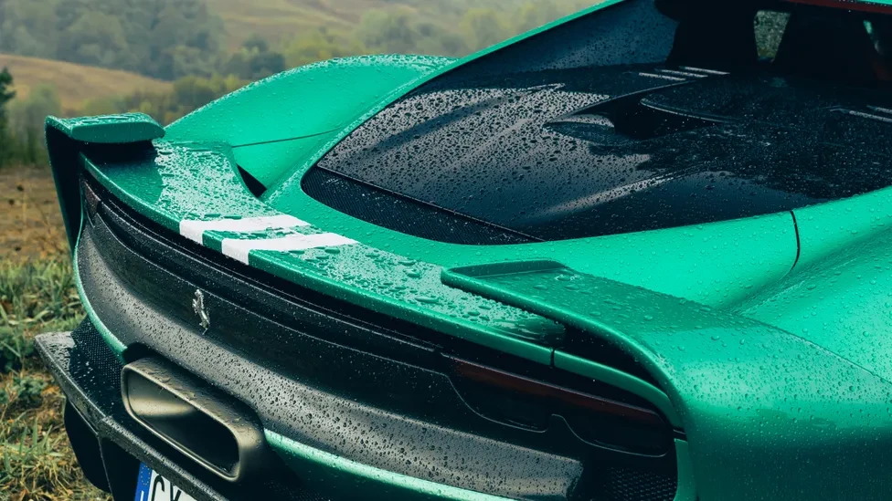 نقد و بررسی فراری 296 اسپشیاله (Ferrari 296 Speciale): هیولای هیبریدی ۸۶۸ اسب بخاری برای جاده و پیست