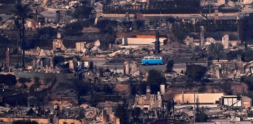 بازسازی شگفت انگیز فولکس واگن کلاسیک: نماد ایستادگی در آتش سوزی های مالیبو 9 بازسازی شگفت انگیز فولکس واگن کلاسیک: نماد ایستادگی در آتش سوزی های مالیبو