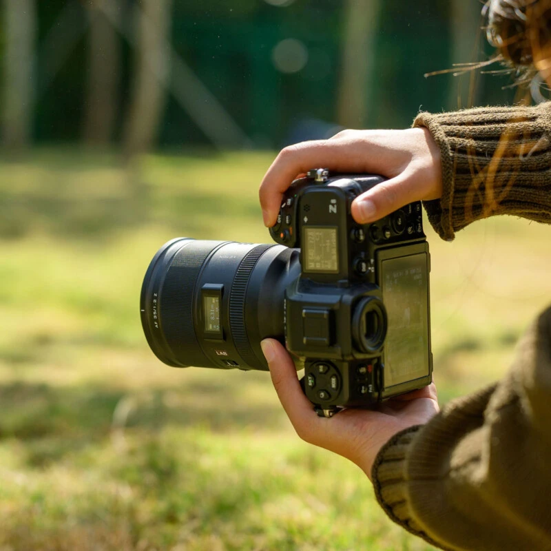 رقیب سرسخت نیکون از راه رسید؛ لنز فوق سریع Viltrox 35mm f/1.2 LAB برای مانت Z معرفی شد 9 رقیب سرسخت نیکون از راه رسید؛ لنز فوق سریع Viltrox 35mm f/1.2 LAB برای مانت Z معرفی شد
