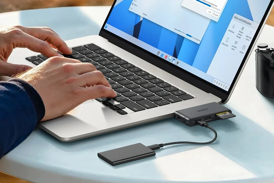 داک استیشن جدید انکر با هاب USB-C جداشونده: ترکیبی هوشمندانه از قدرت و قابلیت حمل