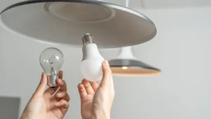 چرا لامپ‌ های LED زود می‌سوزند؟ ۷ دلیل اصلی خرابی و راهکارهای افزایش طول عمر