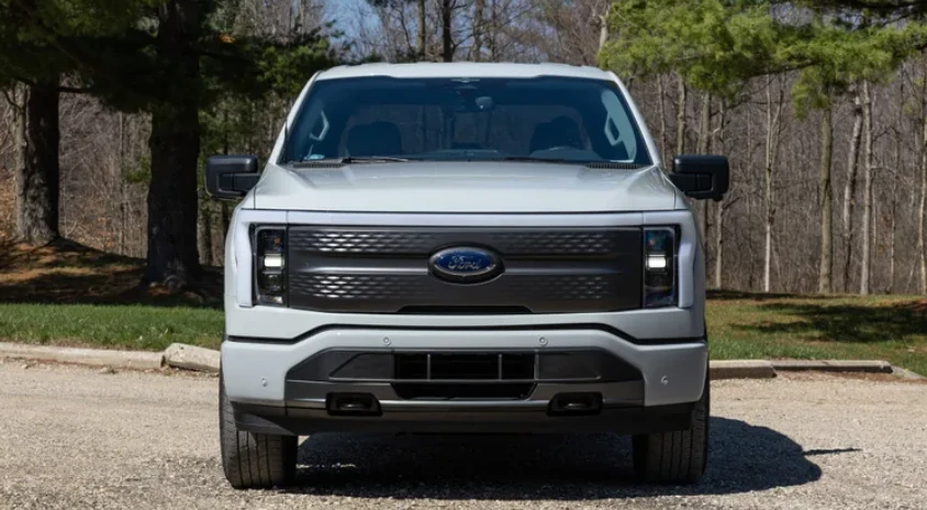 پایان عصر F-150 Lightning تمام الکتریکی؛ فورد با یک غول ۷۰۰ مایلی باز میگردد 6 پایان عصر F-150 Lightning تمام الکتریکی؛ فورد با یک غول ۷۰۰ مایلی باز میگردد