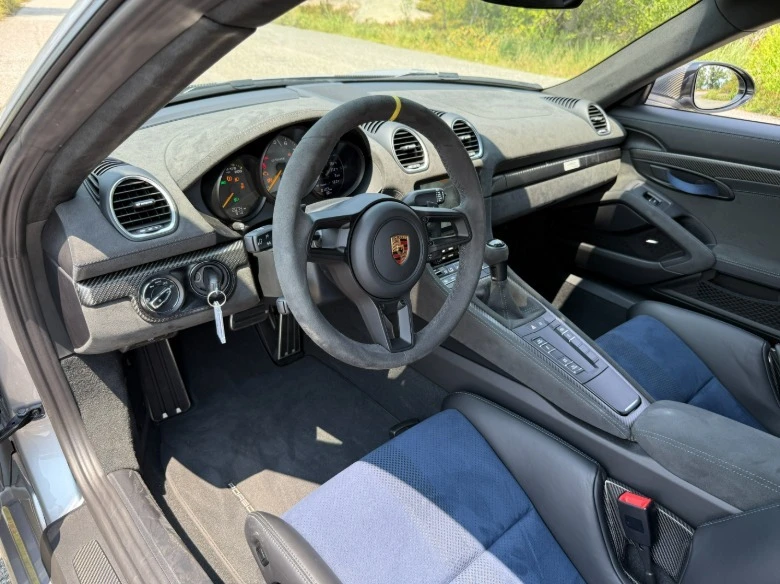 تجربه رانندگی با پورشه 718 کیمن GT4 RS: وقتی گم شدن لذت بخش ترین بخش سفر است 11 تجربه رانندگی با پورشه 718 کیمن GT4 RS: وقتی گم شدن لذت بخش ترین بخش سفر است