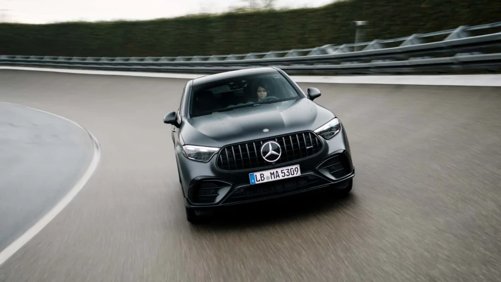 بازگشت پادشاه شش سیلندر؛ مرسدس AMG GLC 53 با «حالت دریفت» معرفی شد