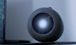 نه به اسپیکر هوشمند چت جی‌پی‌تی؛ چرا نمی‌خواهم هوش مصنوعی OpenAI کنار تخت‌خوابم باشد؟