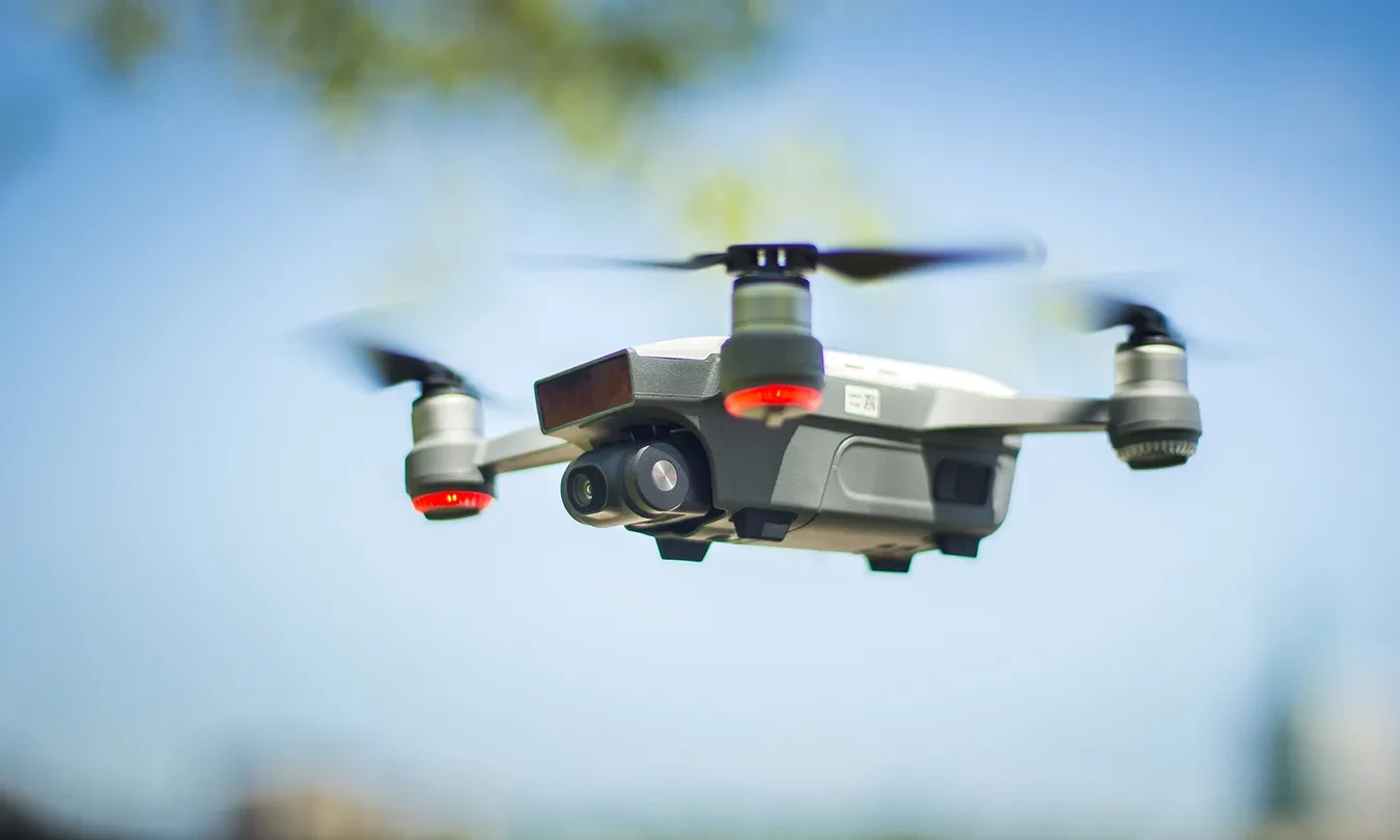 احتمال ممنوعیت فروش پهپادهای تاییدشده DJI توسط FCC؛ تصمیم جنجالی جدید آمریکا