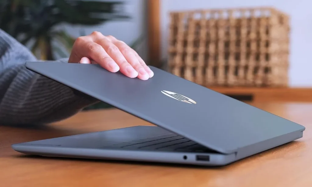 لپتاپ ۶۰۰ دلاری HP OmniBook 3 با نمایشگر OLED و باتری شگفتانگیز؛ رقیب سرسخت مکبوک نئو اپل 9 بخش اخبار فناوری