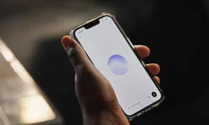 بهترین برنامه‌ های آیفون در سال ۲۰۲۶؛ معرفی ۱۷ اپلیکیشن ضروری و برتر برای iOS