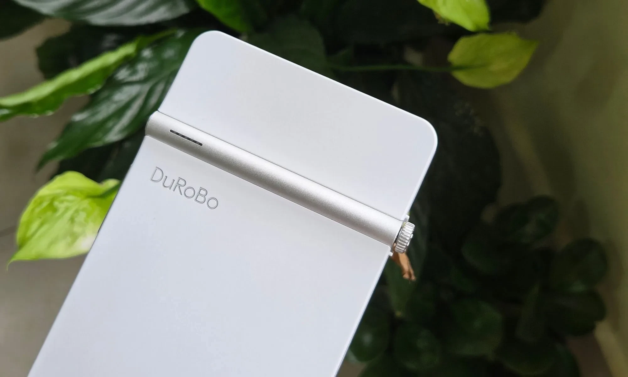 بررسی کتابخوان الکترونیکی DuRoBo Krono؛ تلفیق جذاب گوشی هوشمند با نمایشگر جوهر الکترونیک و هوش مصنوعی 12 بررسی کتابخوان الکترونیکی DuRoBo Krono؛ تلفیق جذاب گوشی هوشمند با نمایشگر جوهر الکترونیک و هوش مصنوعی