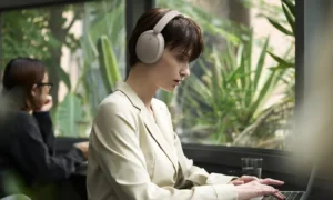 سونی از هدفون‌ های بی‌ سیم WH-CH730N و WH-CH530 رونمایی کرد؛ شارژدهی تا ۷۵ ساعت، بلوتوث ۶.۰ و قابلیت‌ های صوتی هوش مصنوعی