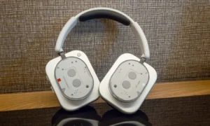 افشای مشخصات هدفون پرچمدار ناتینگ Headphone (1) Pro؛ درایور سه‌گانه، حذف نویز هوشمند و حفظ امضای طراحی شفاف