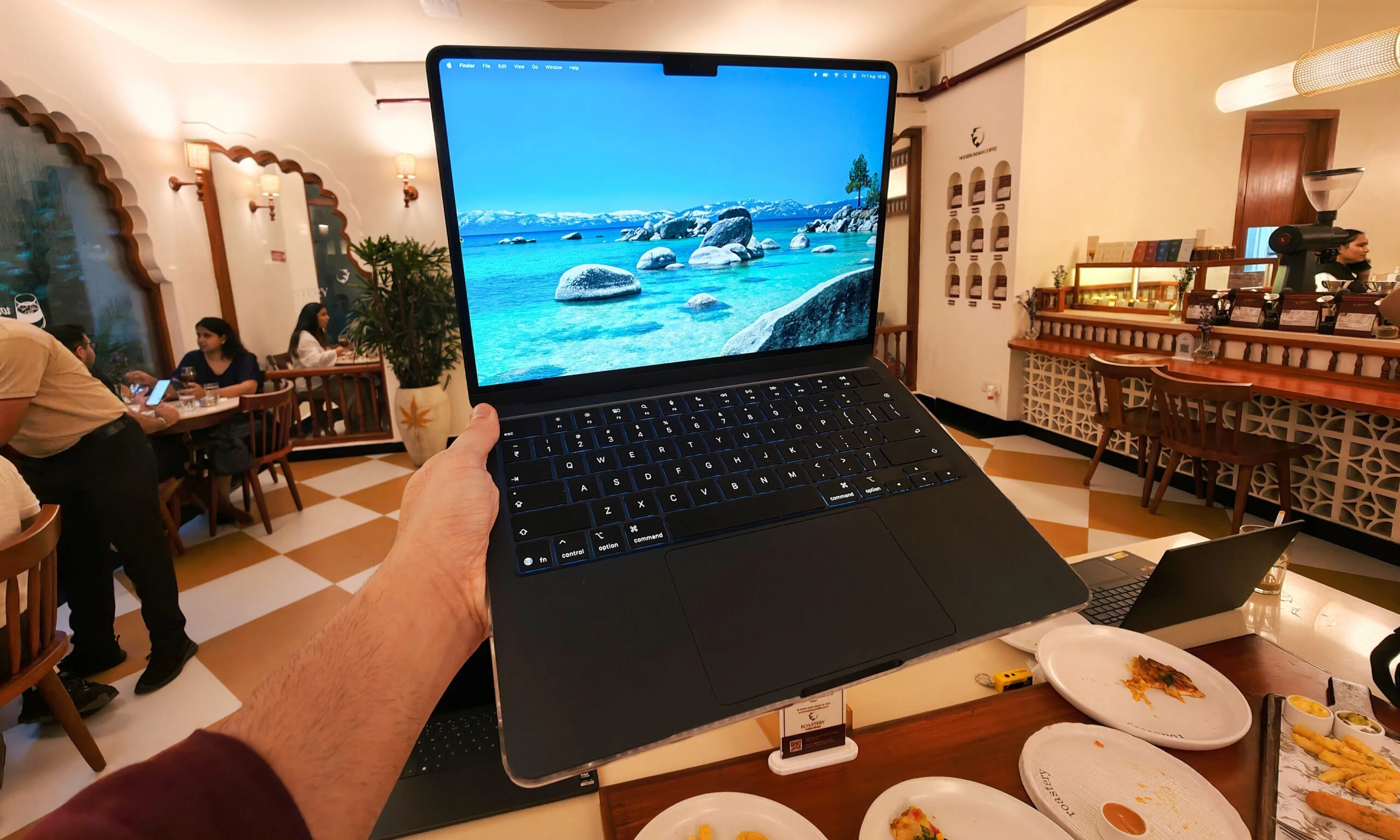 مکبوک ایر بعدی ممکن است اوایل سال آینده عرضه شود، اما فناوری OLED باید منتظر بماند 9 مکبوک ایر بعدی ممکن است اوایل سال آینده عرضه شود، اما فناوری OLED باید منتظر بماند
