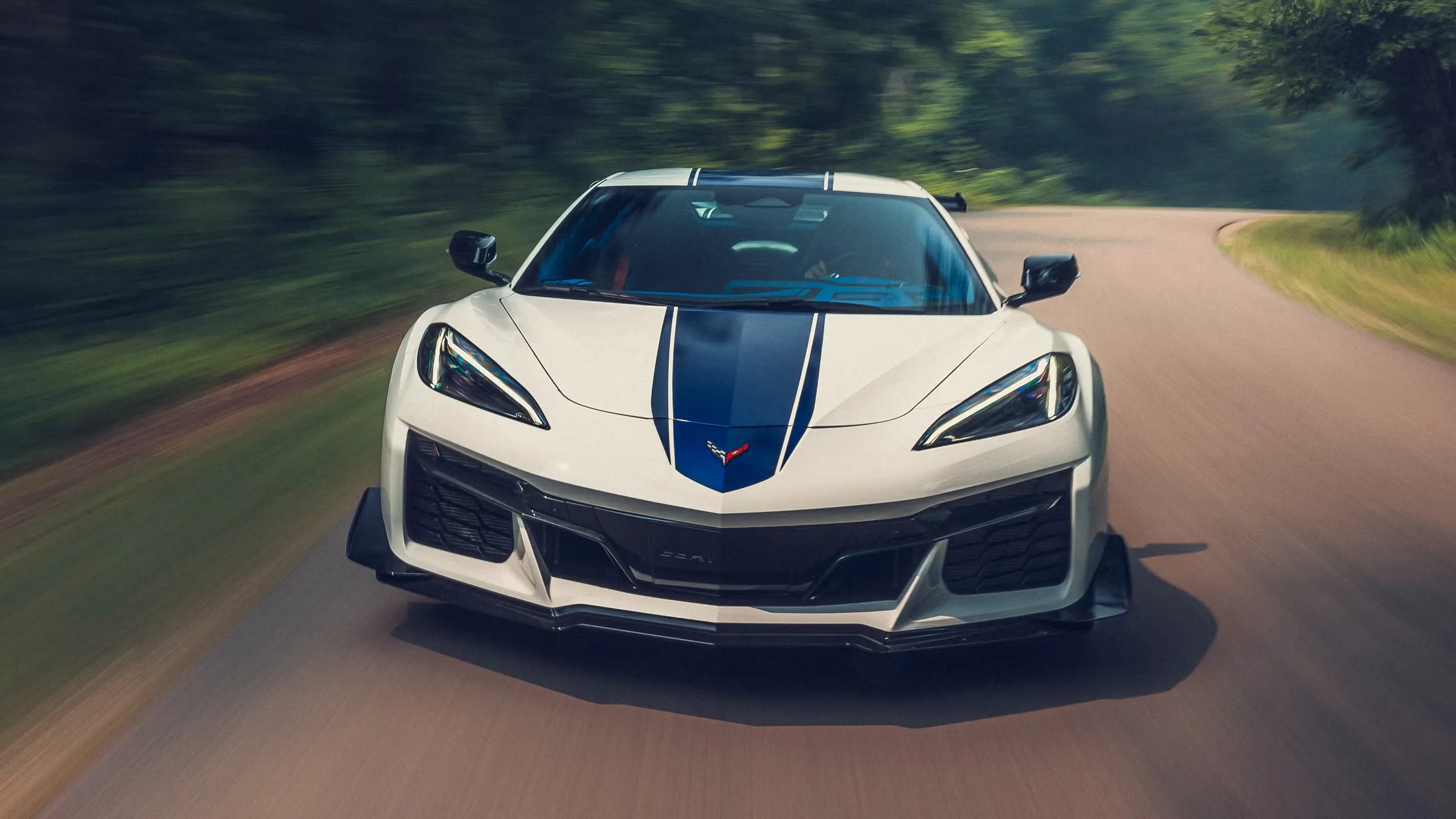 شورولت کوروت Grand Sport مدل 2027؛ بازگشت یک اسطوره با موتور V8 جدید 535 اسب بخاری 10 شورولت کوروت