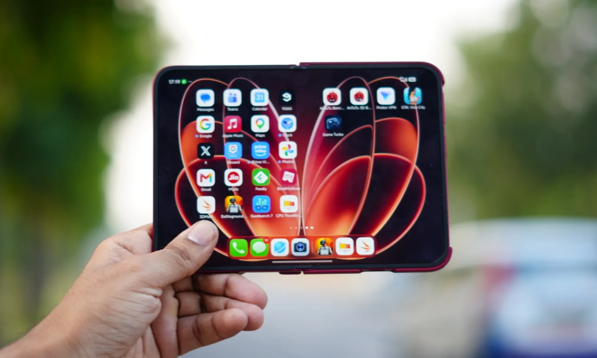 بررسی تخصصی گوشی تاشو شیائومی ۱۸ فولد (Xiaomi 18 Fold)؛ شاهکار سختافزاری با باتری غول پیکر 13 بررسی تخصصی گوشی تاشو شیائومی ۱۸ فولد (Xiaomi 18 Fold)؛ شاهکار سختافزاری با باتری غولپیکر