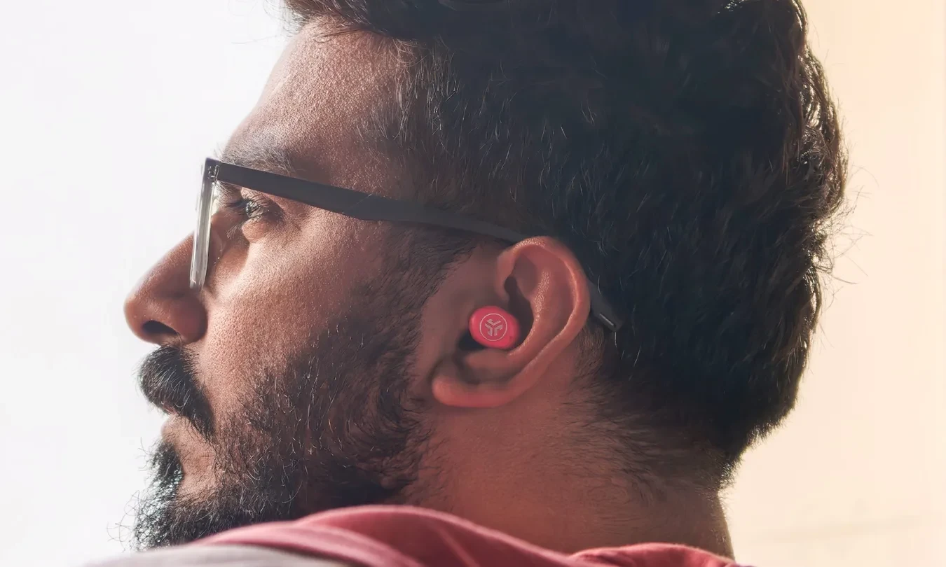 بررسی تخصصی هندزفری جیلب JBuds Mini ANC؛ هدست بلوتوثی فوقالعاده کوچک با کارایی فراتر از انتظار 6 بررسی تخصصی هندزفری جیلب JBuds Mini ANC؛ هدست بلوتوثی فوقالعاده کوچک با کارایی فراتر از انتظار