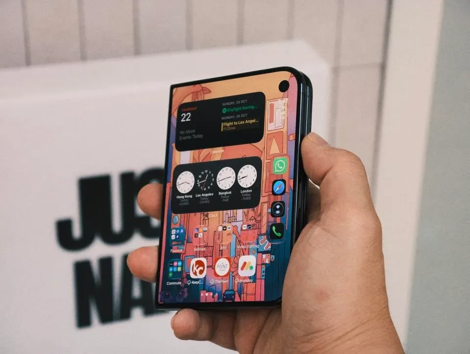 بررسی اولیه آیفون دوئو (iPhone Duo) پس از ۴ روز استفاده در دنیای واقعی: نقاط قوت و ضعف اولین گوشی تاشو اپل 12 بررسی اولیه آیفون دوئو (iPhone Duo) پس از ۴ روز استفاده در دنیای واقعی: نقاط قوت و ضعف اولین گوشی تاشو اپل