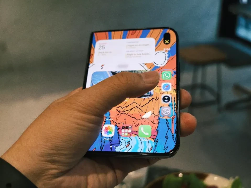 بررسی اولیه آیفون دوئو (iPhone Duo) پس از ۴ روز استفاده در دنیای واقعی: نقاط قوت و ضعف اولین گوشی تاشو اپل 15 بررسی اولیه آیفون دوئو (iPhone Duo) پس از ۴ روز استفاده در دنیای واقعی: نقاط قوت و ضعف اولین گوشی تاشو اپل 2