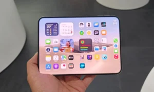 اپل در حال بررسی علت شکستگی نمایشگر آیفون دوو (iPhone Duo) است؛ تعویض رایگان دستگاه‌های آسیب‌دیده!
